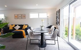 Cosy 2 Bed 3 Bath Home Close To Cbd And Hagley Park